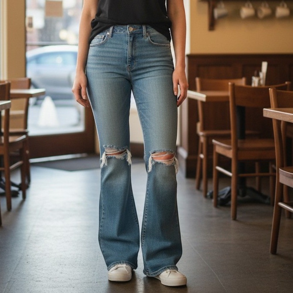 Levi Bootcut 726 Flare Women Jeans 32/31x31 Blue light wash Distressed High Rise